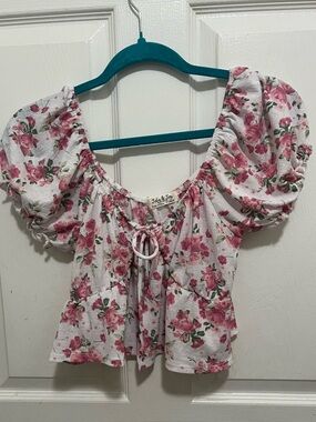 Juliette & Joy Pink Floral Tie-Front Puff-Sleeve Crop Top